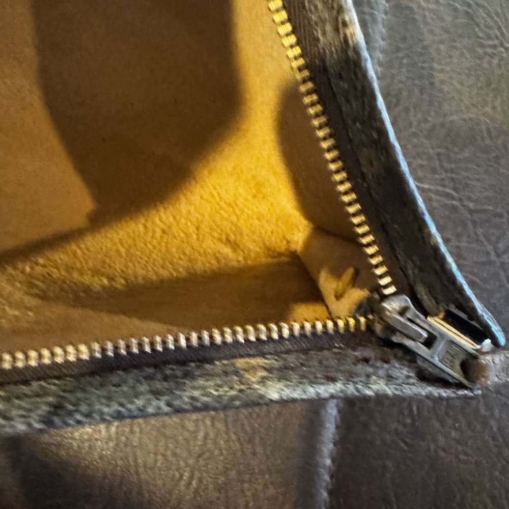 Louis Vuitton Monogram Poche Toilette
Cosmetics Pouch Purse/converted 71/2 x4 - Picture 14 of 17